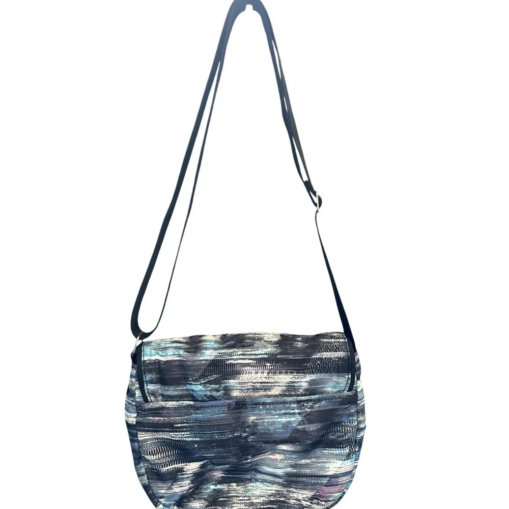 Ivivva By Lululemon Stylish Multicolor Shoulder Bag